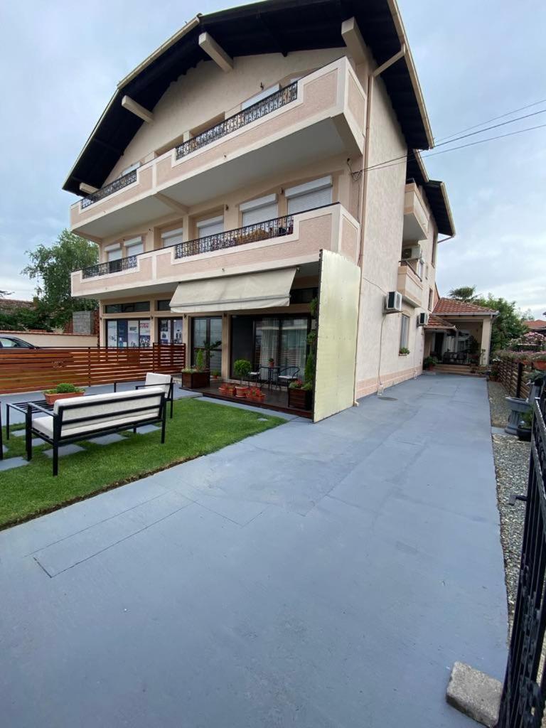 Migato Apartments เกฟเกลียา ภายนอก รูปภาพ